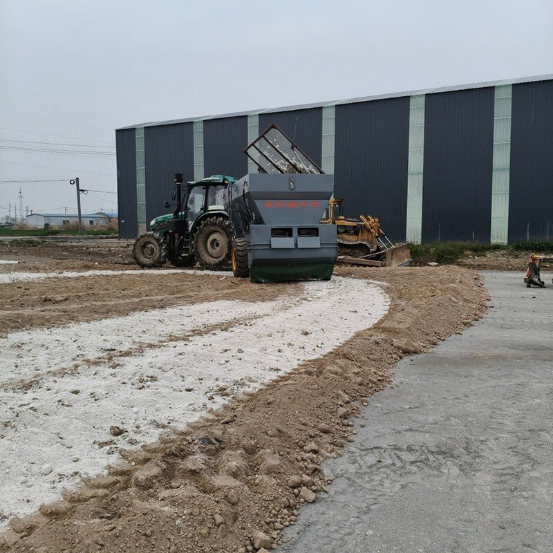 12 Sided Traction Type Spreading Vehicle high quality